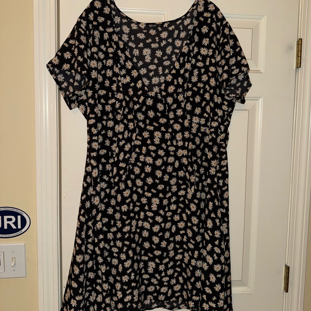 SHEIN Black and Cream Floral Dress